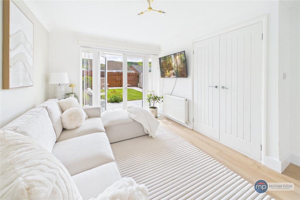 Vine Close, Guisborough photo 2