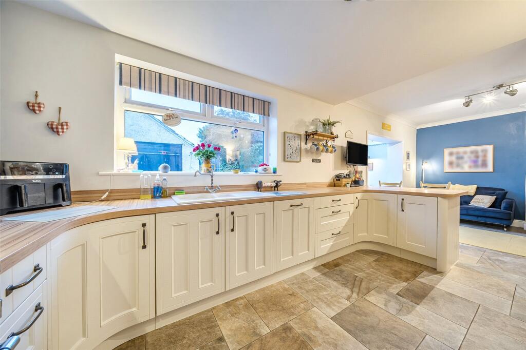 Crowther Avenue, Calverley, Pudsey, West Yorkshire photo 3