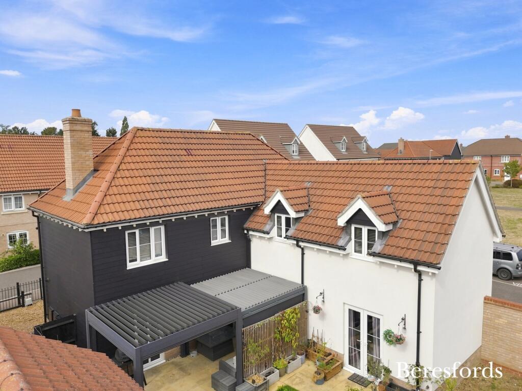 House in Uttlesford, Great Dunmow - More