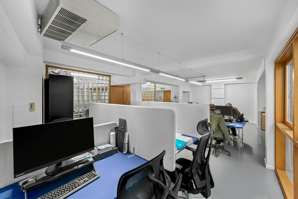 office 1.jpg