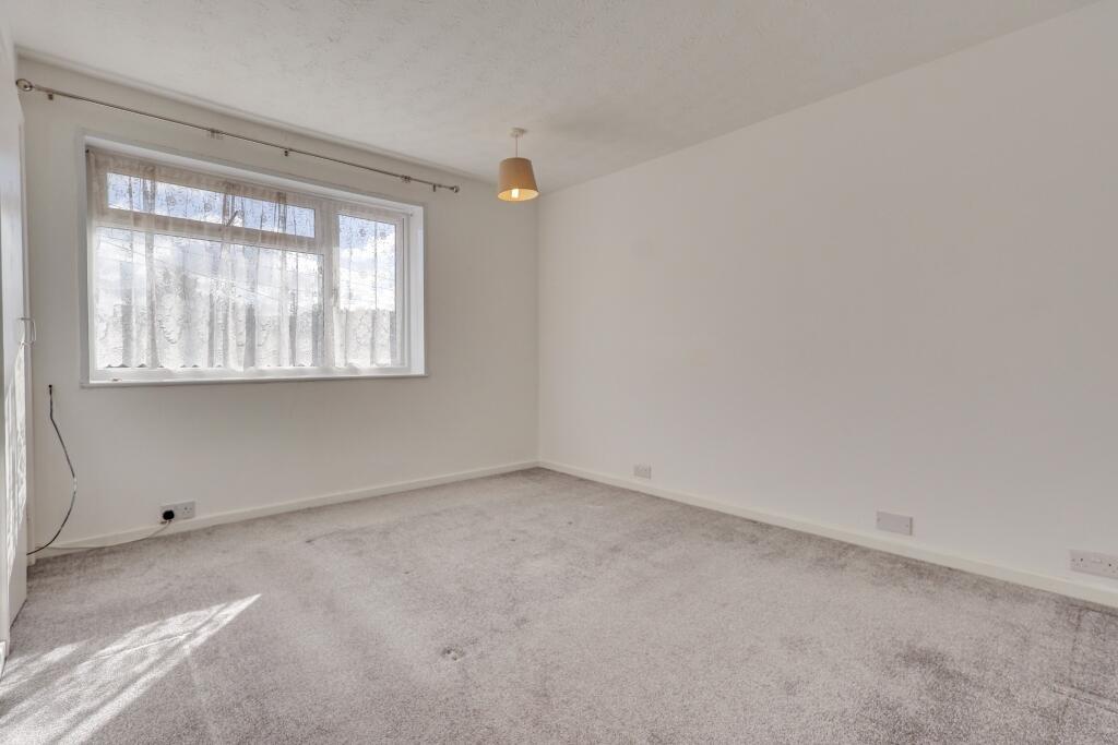 House in Southampton - More