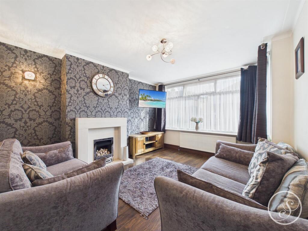 House in Leeds, Fearnville, Gipton - View 3