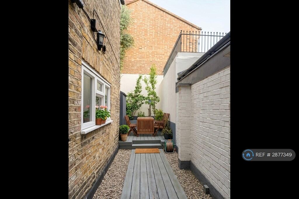 4 bedroom terraced house for rent