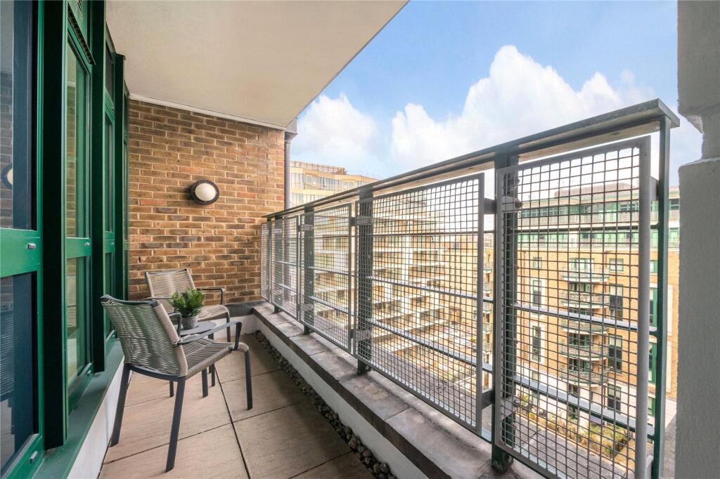 Apartment in London, Royal Borough of Kensington and Chelsea - More