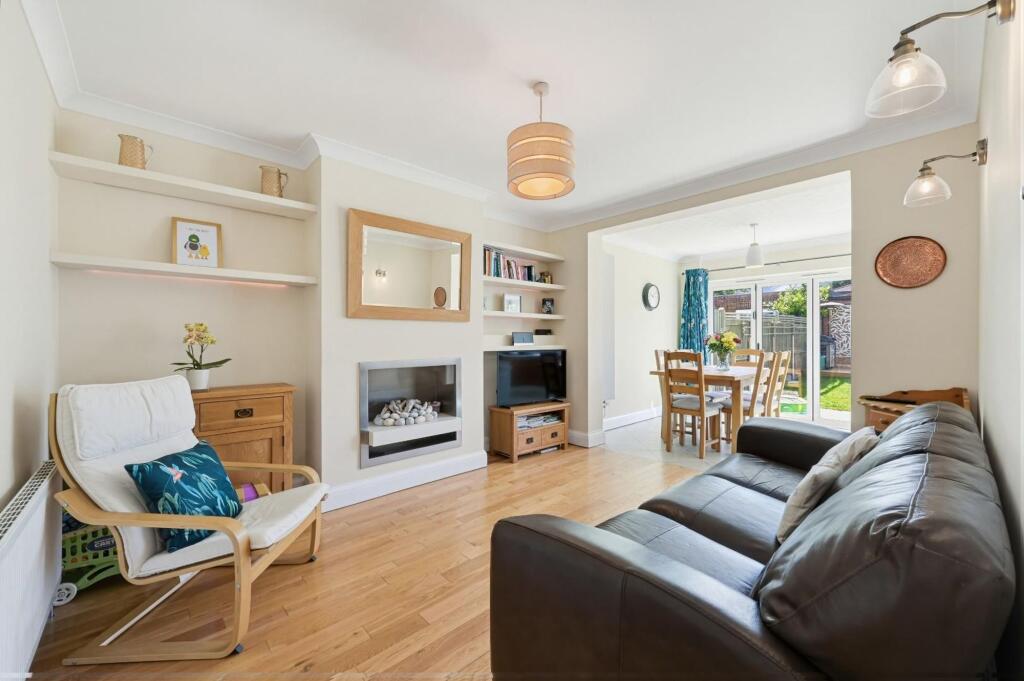 House in Sutton - View 5