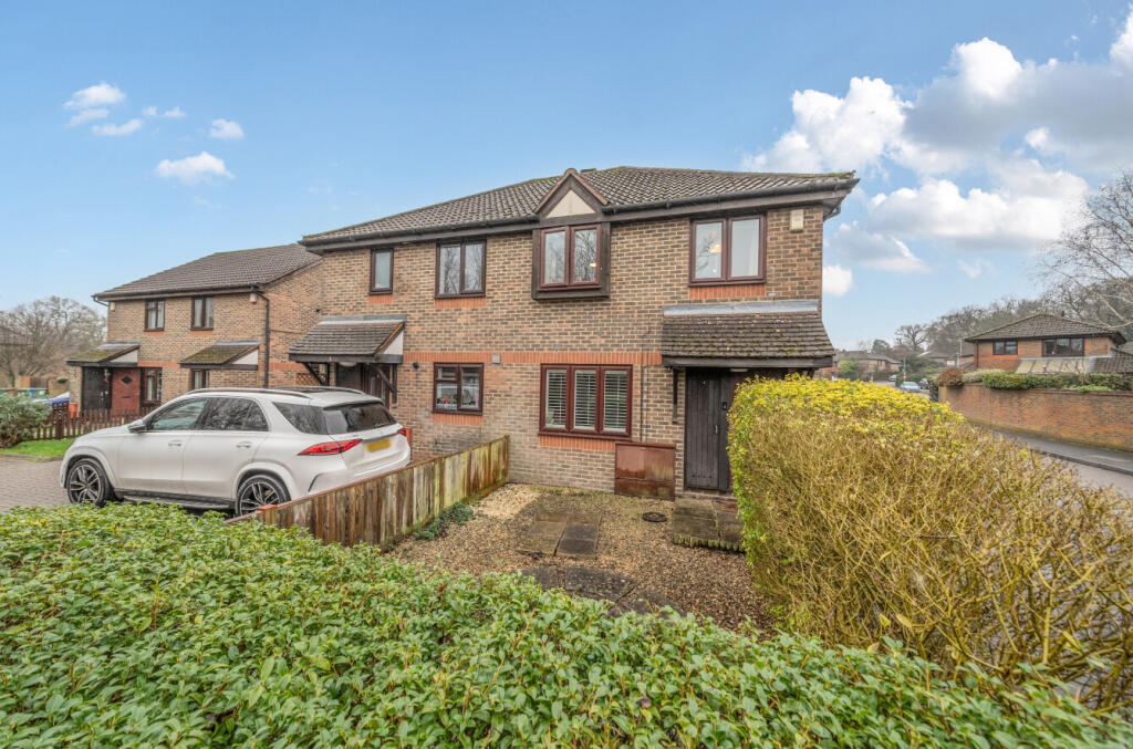 Main image of property: Barley Mead, Warfield, Bracknell, Berkshire, RG42