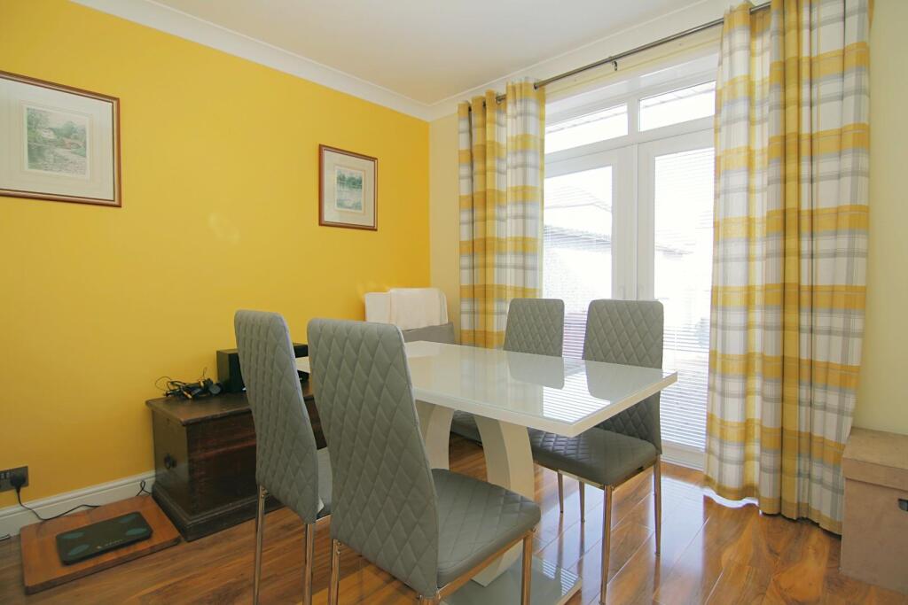 House in Leeds, West Yorkshire - View 6