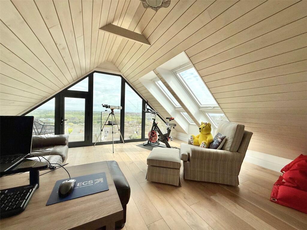 House in Eastbourne, East Sussex - View 3