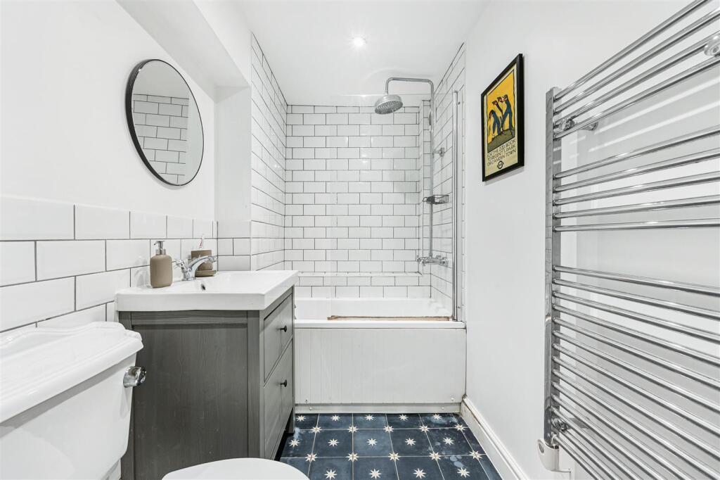 Apartment in London - More