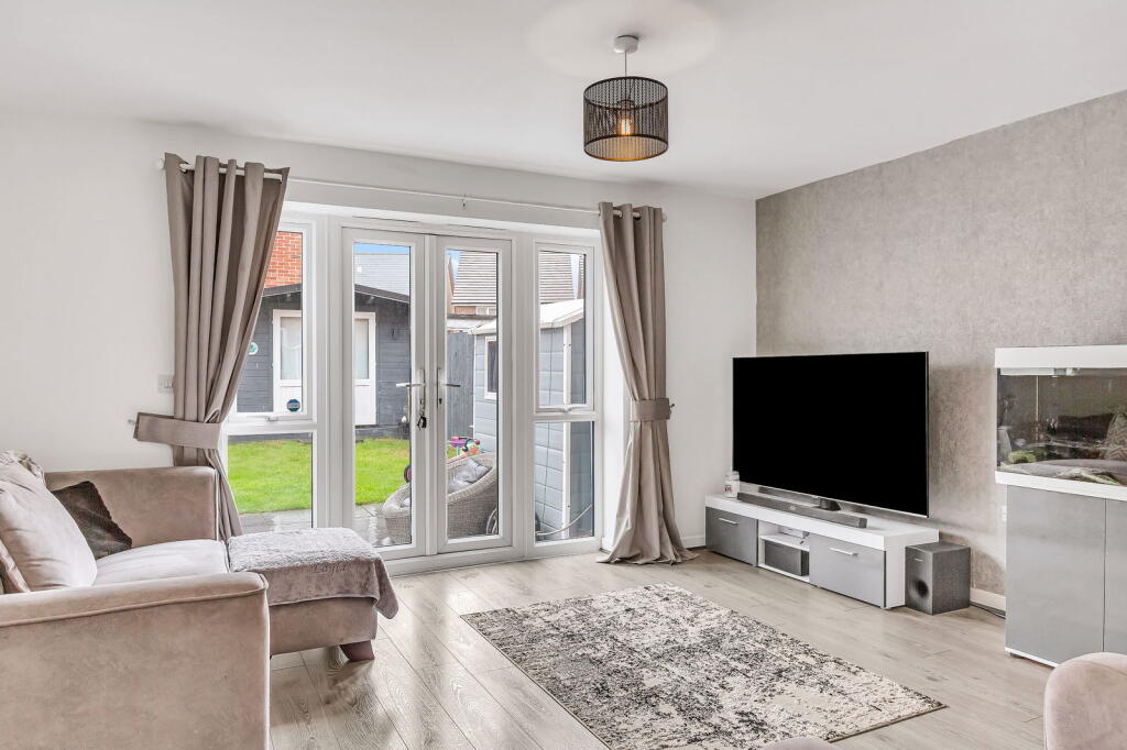 Robinson Avenue, Bedford, MK45 photo 3