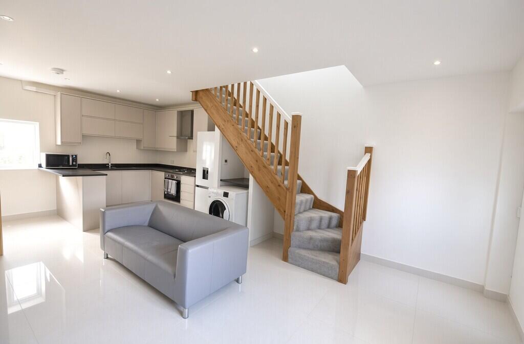 House in Twickenham - View 5