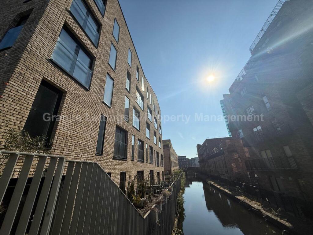 Apartment in Manchester - More