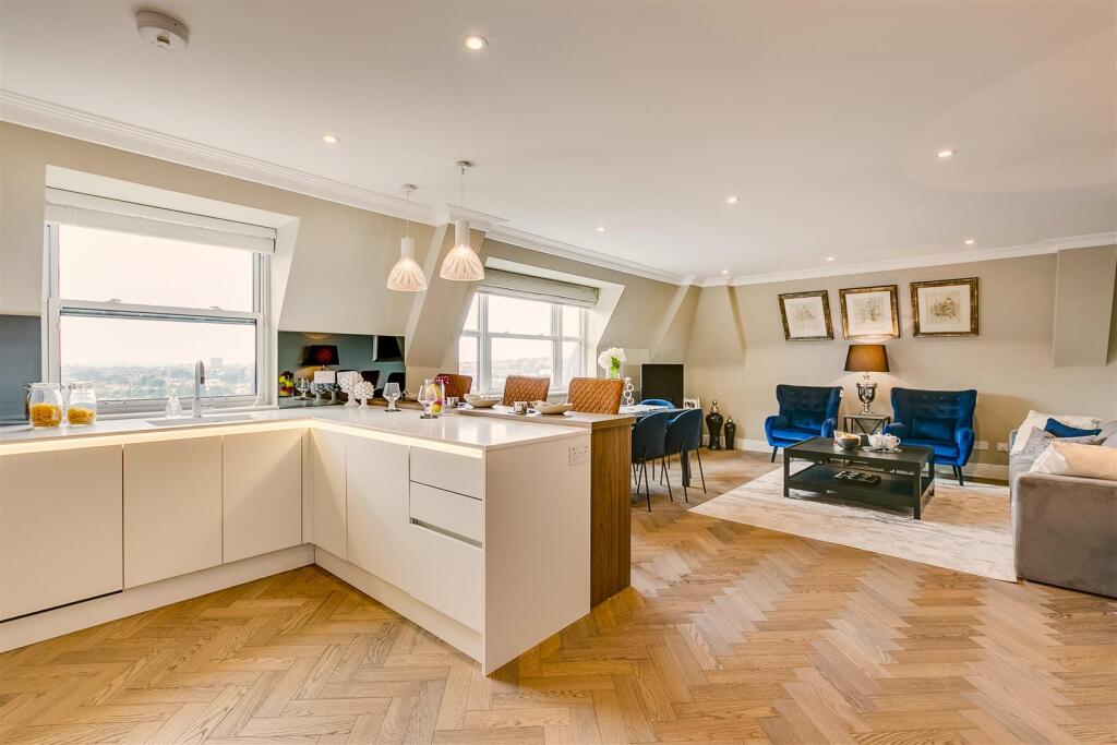 House in London - View 2