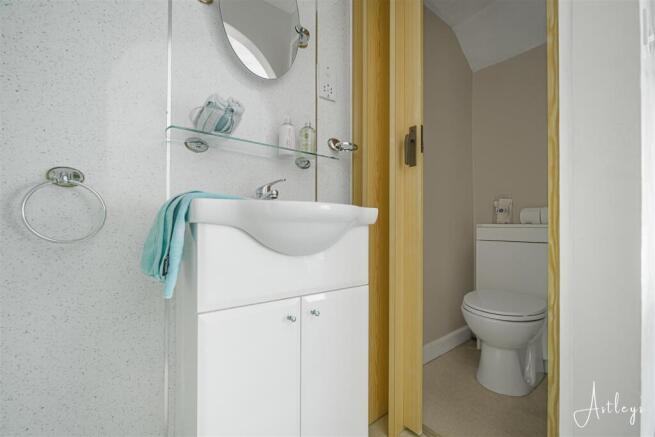 Ensuite shower room