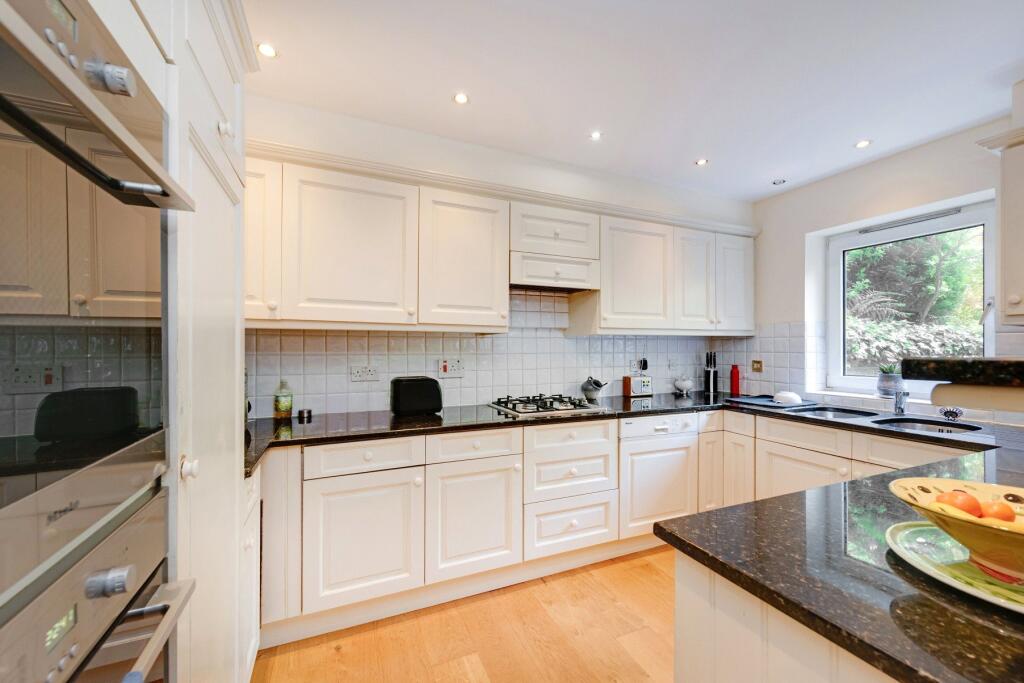 Netherhall Gardens, London, NW3 photo 4