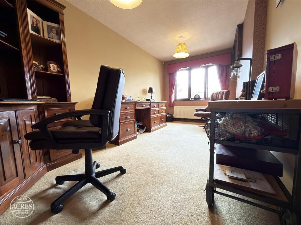 Newton Close, Great Barr, Birmingham photo 5