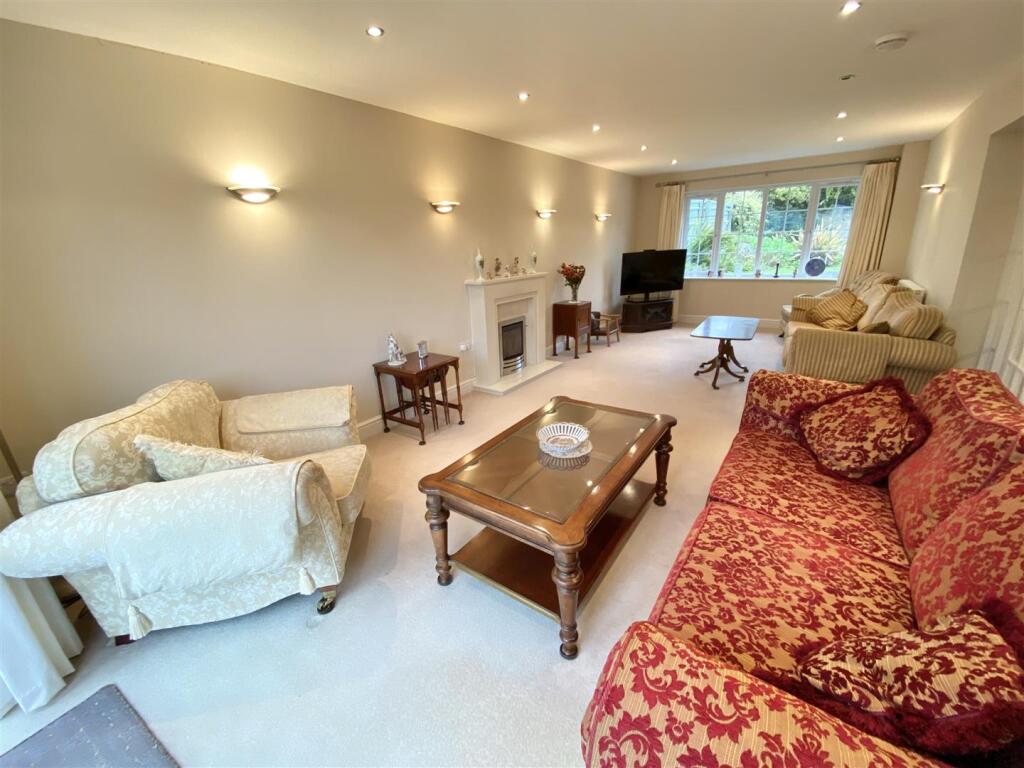 House in Newport - View 2