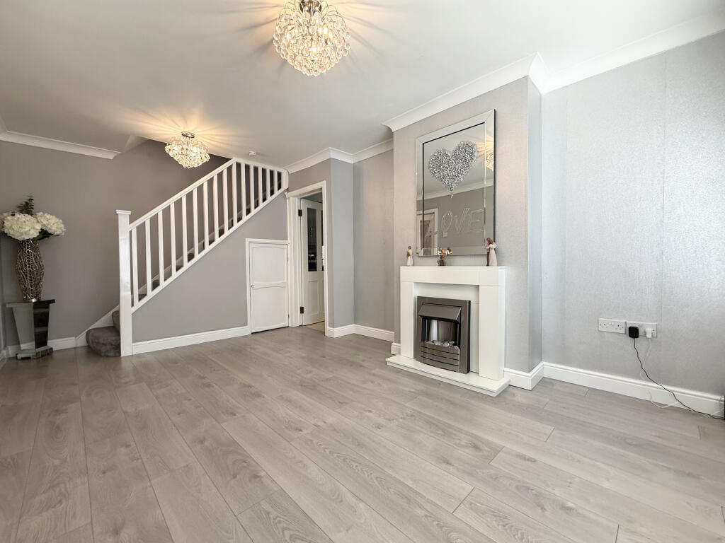 House in Rhondda Cynon Taf, Cwmbach - View 2