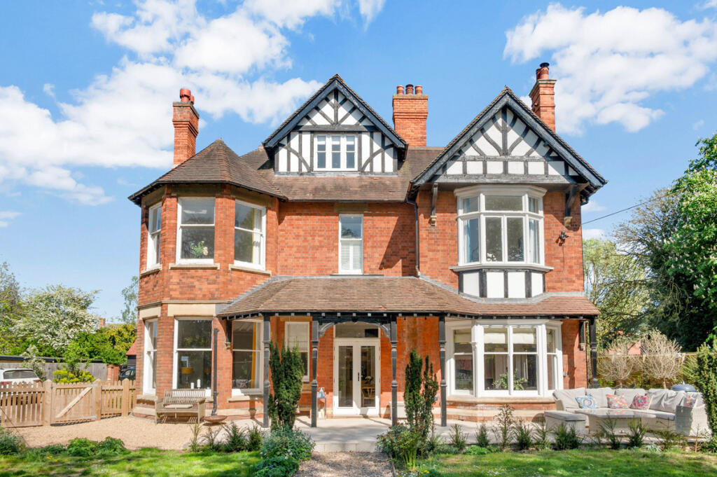 5-bed semi-detached on Burton Road, Melton Mowbray, LE13, £650,000