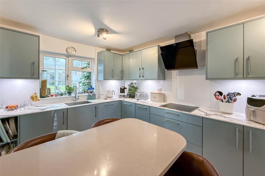 Hopground Close, St. Albans, Hertfordshire, AL1 photo 3