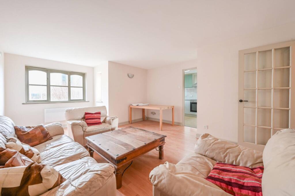 Wheat Sheaf Close, Isle Of Dogs, London, E14 photo 4