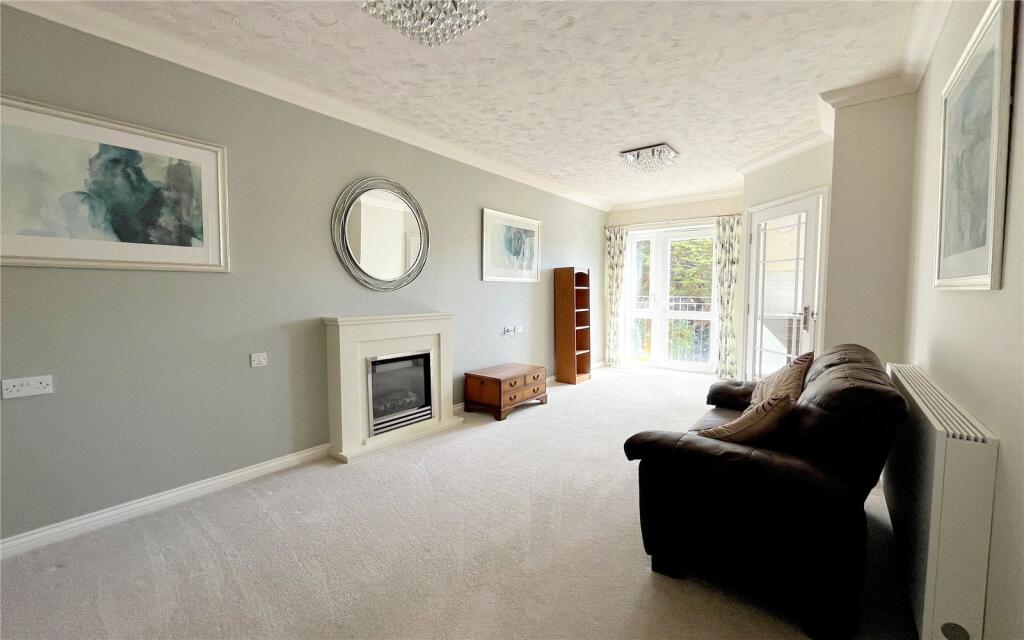 Stuart Road, Highcliffe, Christchurch, Dorset, BH23 photo 3