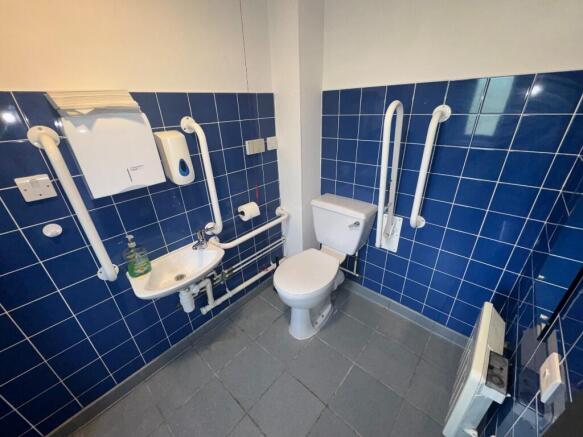 DISABLED TOILET 