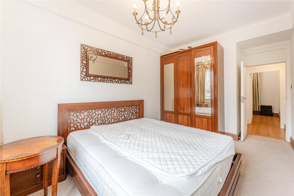 Apartment in London, Paddington - View 3