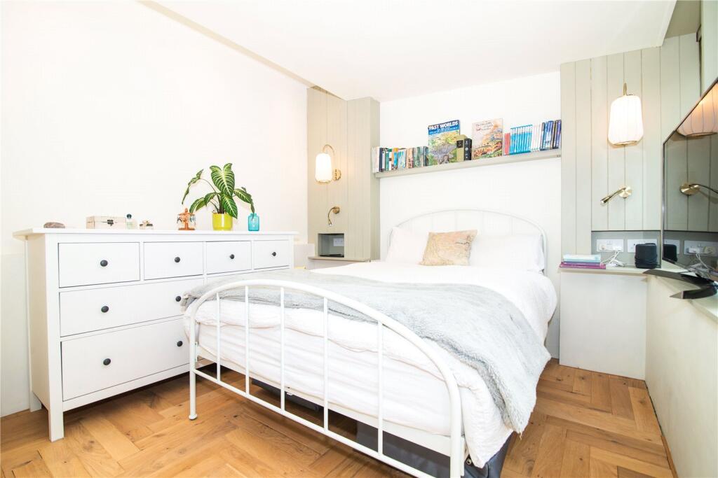 Apartment in London, Royal Borough of Kingston upon Thames - View 4