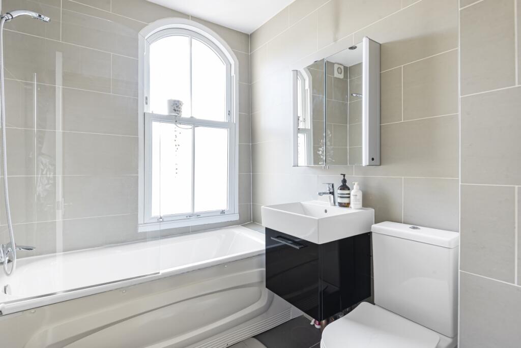 Apartment in London - More