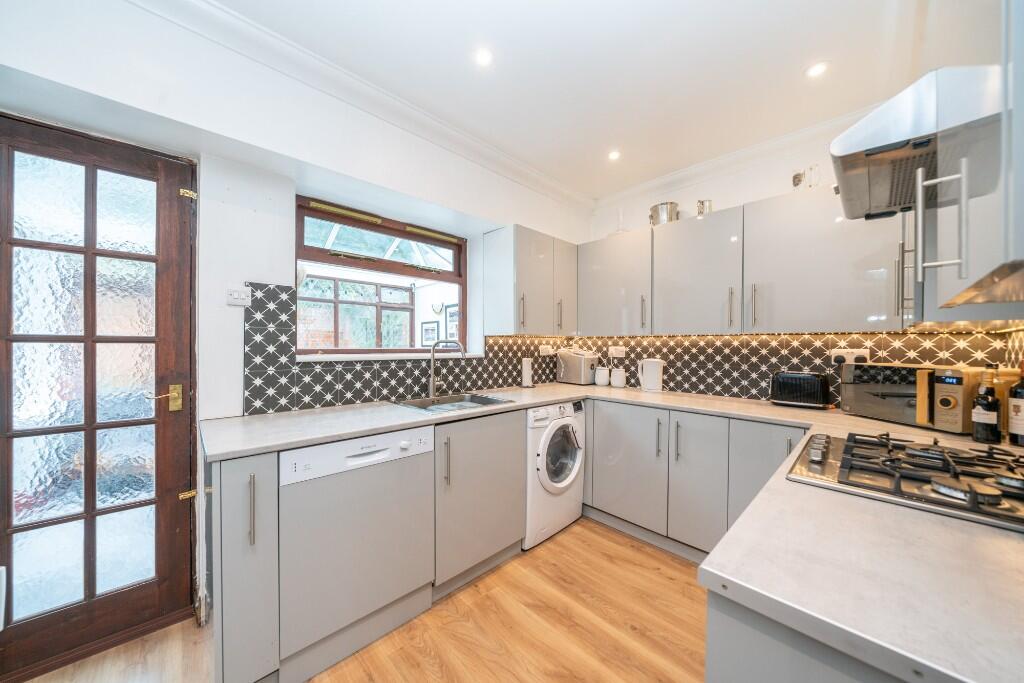 House in Dacorum, Berkhamsted - View 4