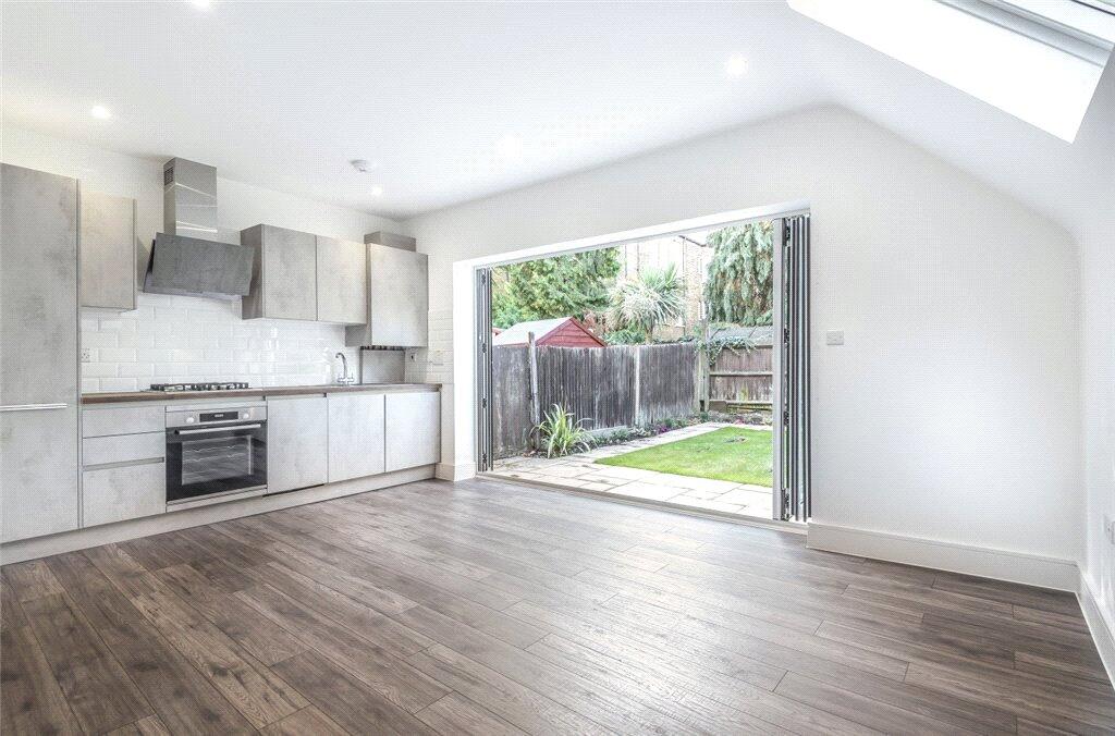 1-bed flat on Hereford Road, Acton, London, W3, £450,000