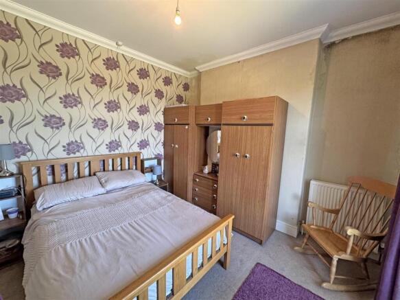 FRONT BEDROOM 1