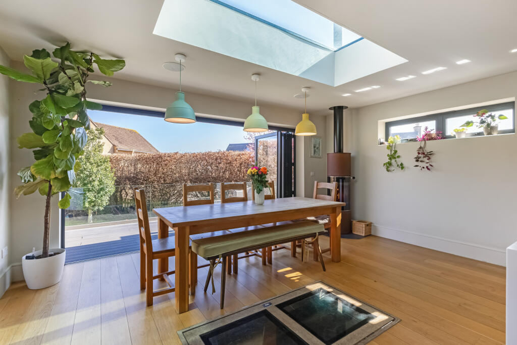 House in Batheaston, Elmhurst Estate - More