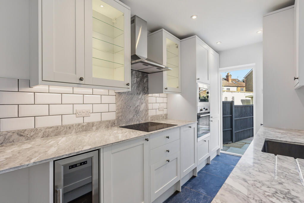Glencoe Road, Weybridge, KT13 photo 4