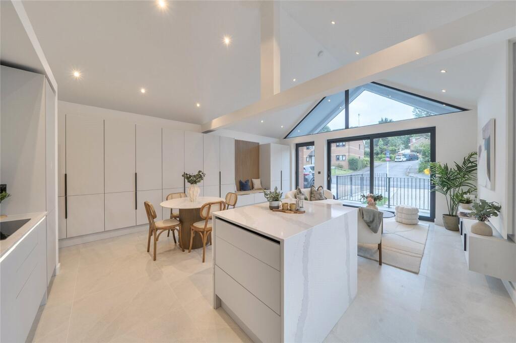 Apartment in Hertsmere, Merry Hill, Bushey - View 4