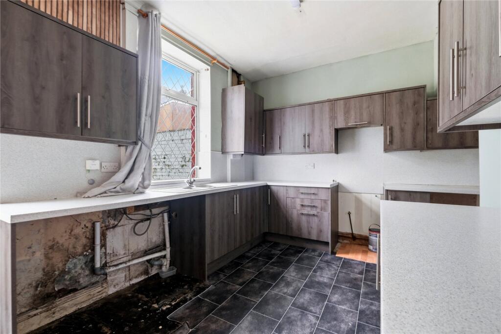 House in Pendle, Earby - More