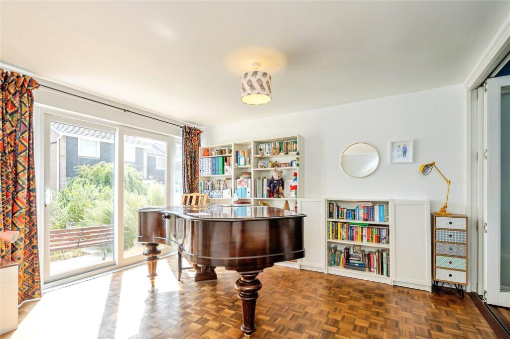 House in Portsmouth - View 4