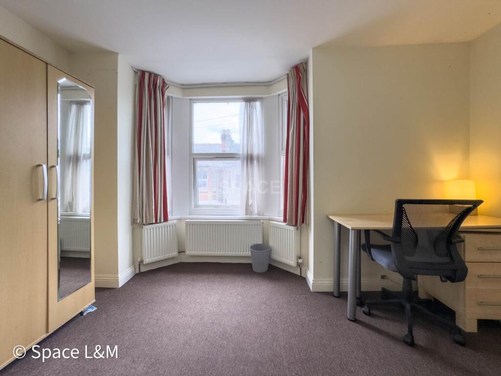 House in Reading - View 5