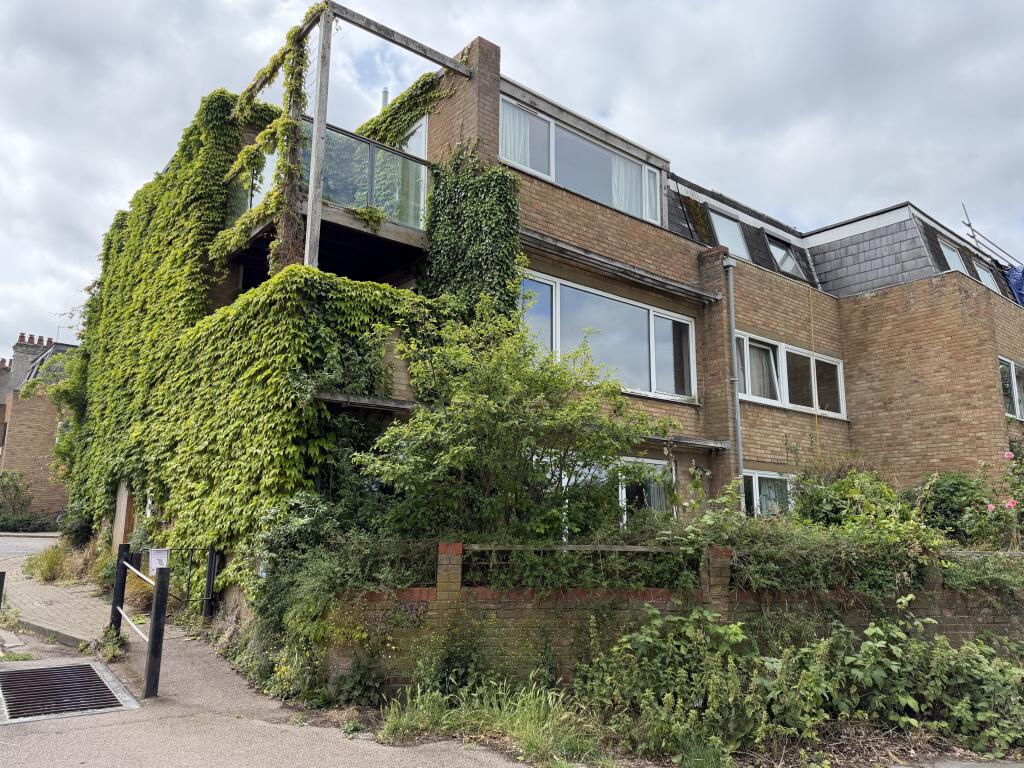 House in Cambridge, Petersfield - View 2