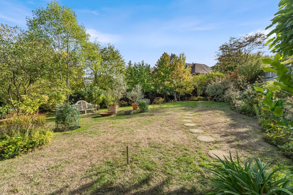House in Kingston upon Thames - View 3
