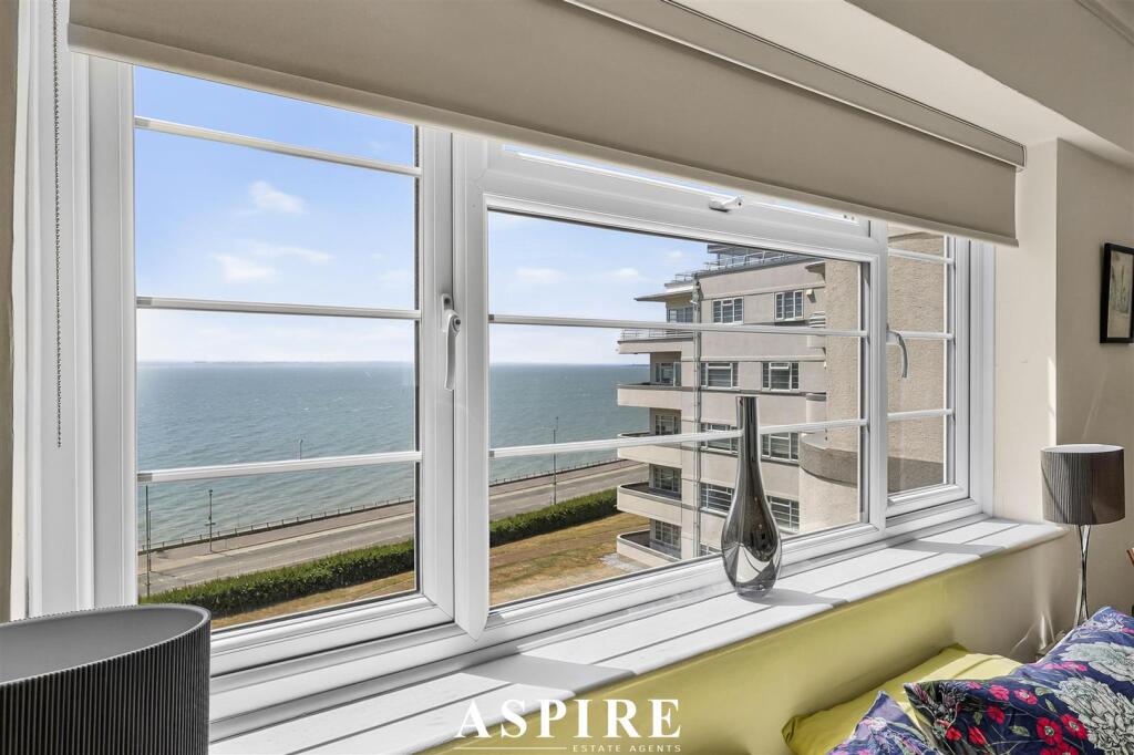 Apartment in Southend-on-Sea, Westcliff-on-Sea - View 5