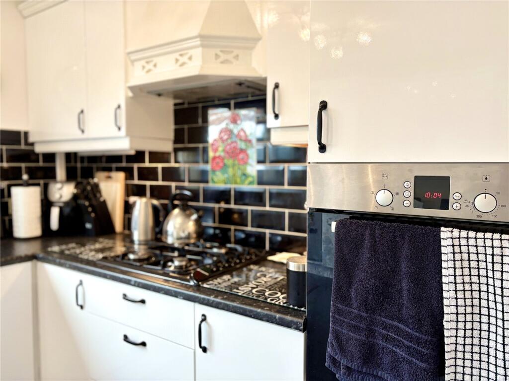 Radford Close, Atherstone, Warwickshire, CV9 photo 2