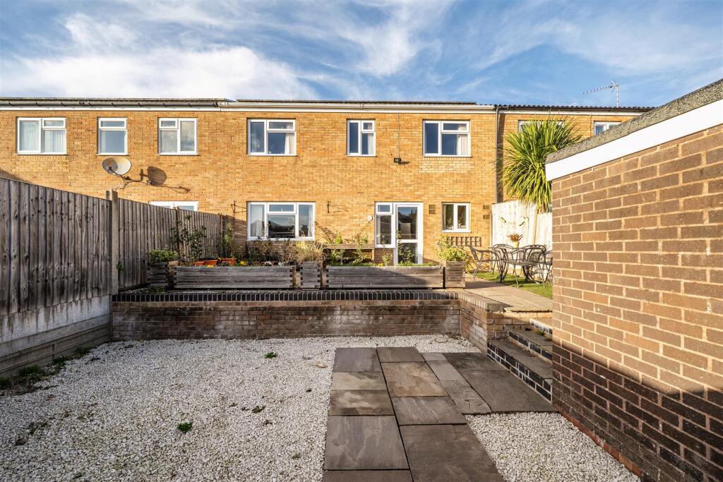 3-bed terraced on Copeland, Brownsover, Rugby, CV21, £220,000