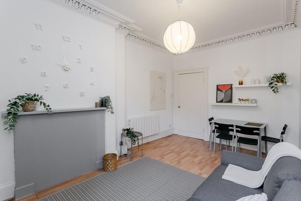 Apartment in Edinburgh, St Leonards, Southside - View 5