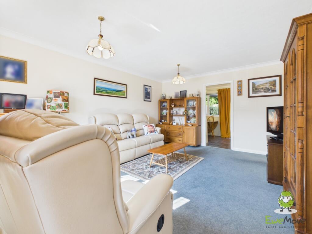 House in Basingstoke and Deane, Hatch Warren - View 5