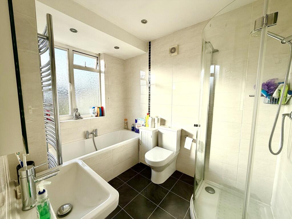House in Kingston upon Thames - View 4