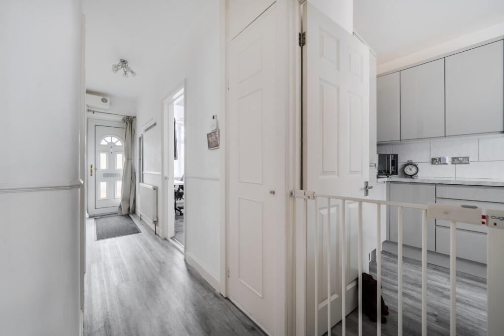 Apartment in London - View 5