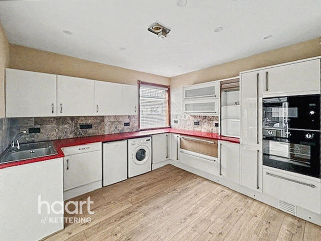 House in Northampton - View 5