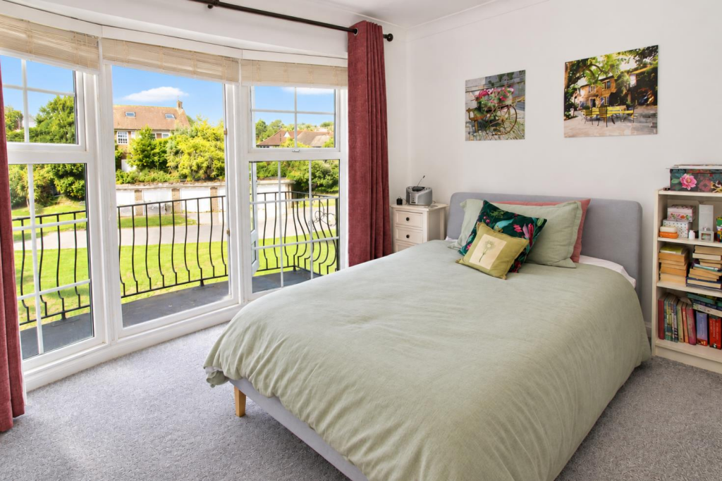 Mill Road, Lancing photo 5